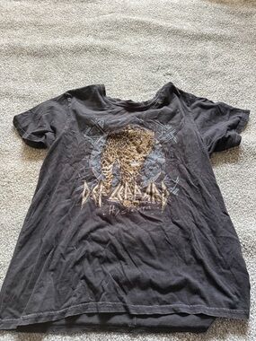 Black Short Sleeve Graphic Tee with Leopard Motif